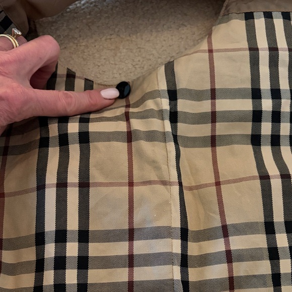 Burberry Beige Puffer Vest coat insert with Checkered Interior - Picture 9 of 9